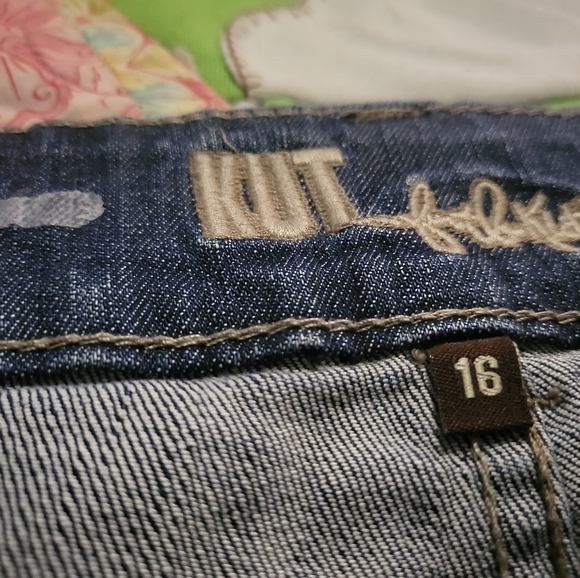 Kut from the Kloth - Picture 1 of 5